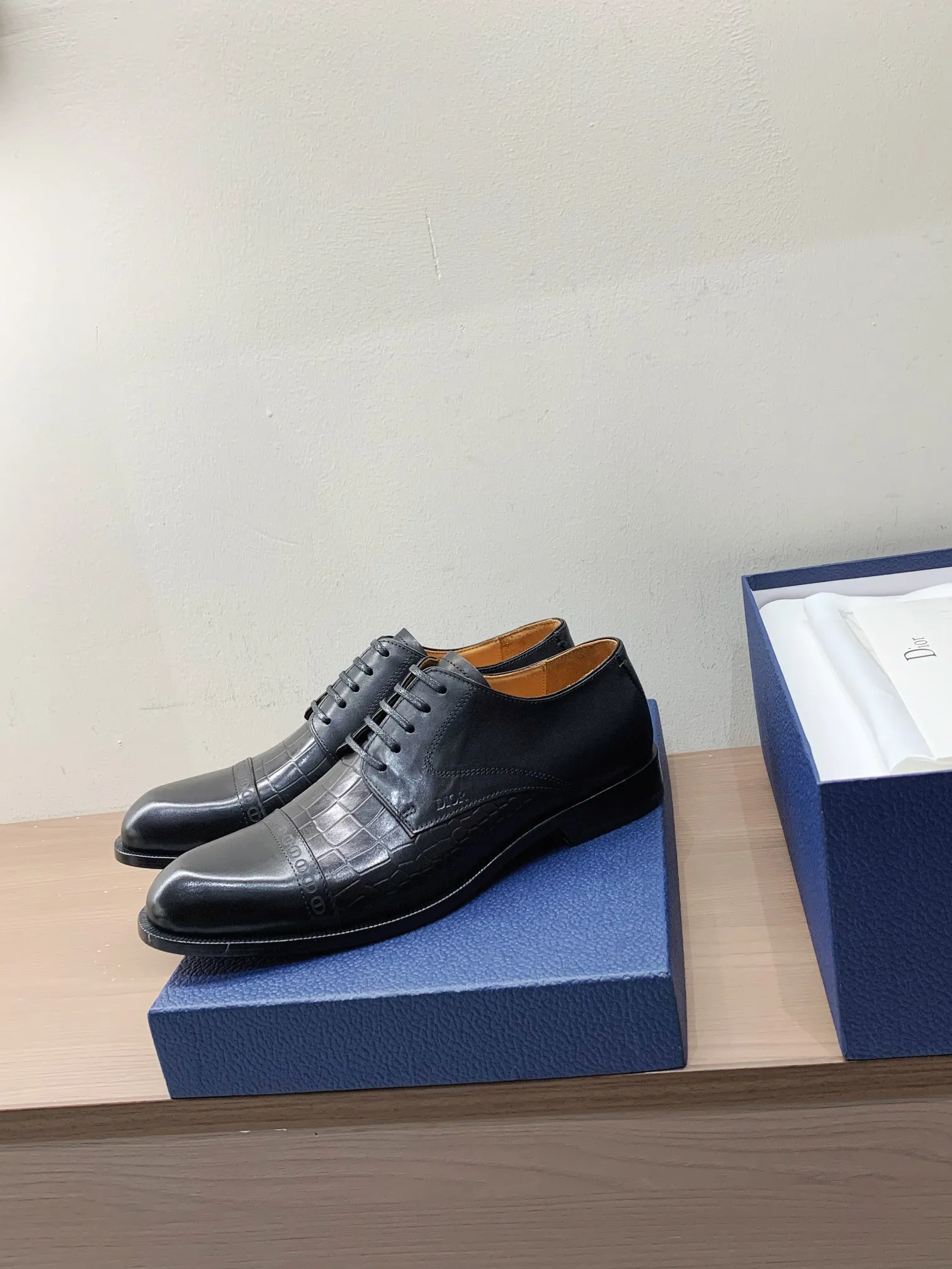 940💰 Dior high-end men's boutique casual leather shoes, imported cowhide upper, water-dyed cowhide lining, imported genuine leather outsole, perfect details, standard code 39-44 (38.45.46 customized, non-returnable and non-exchangeable),
